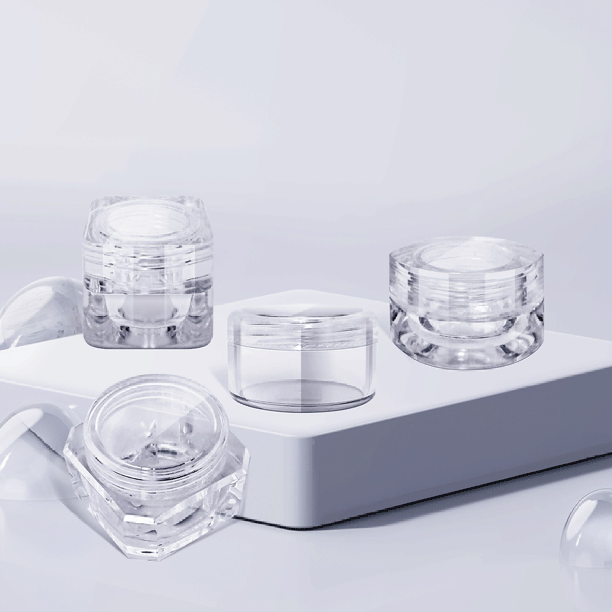 Pot de cosmétique coloré